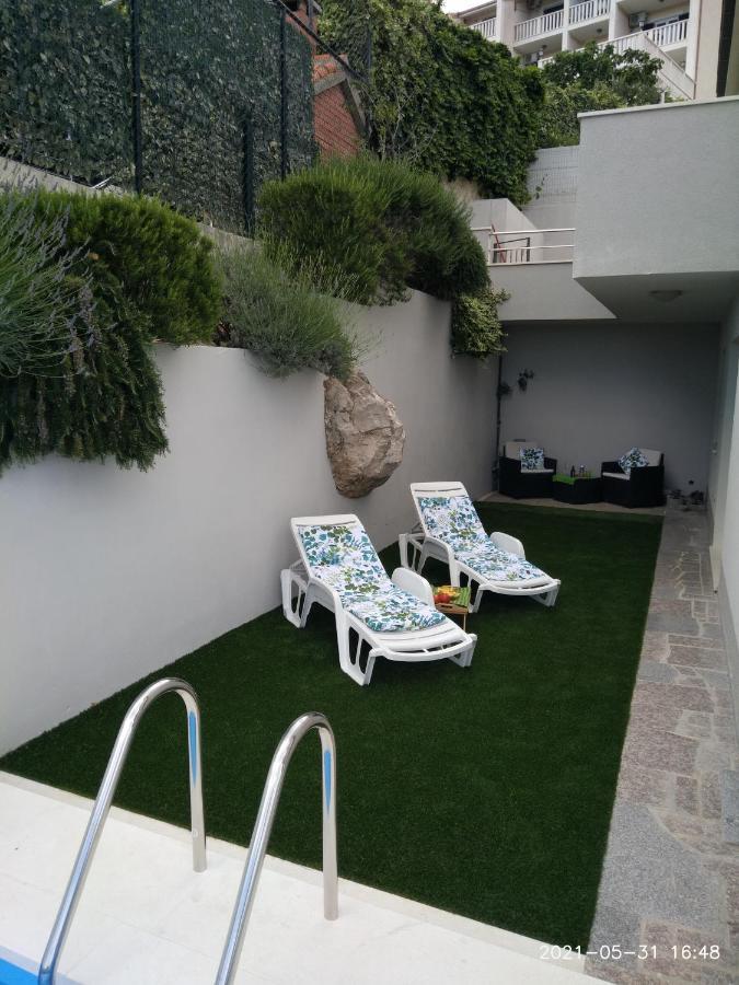 Private Pool And Sea View Apartment Omis Exterior photo